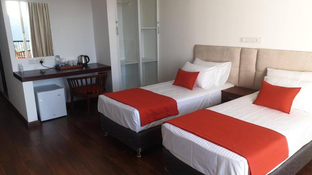 The Mountbatten Hotel 康提 外观 照片